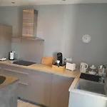 Hébergement de vacances Maison Spacieuse 3 Chambres, Billard, Proche Zénith, Perignat-les-Sarlieve