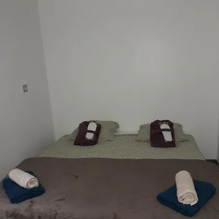 Maison Spacieuse 3 Chambres, Billard, Proche Zenith,