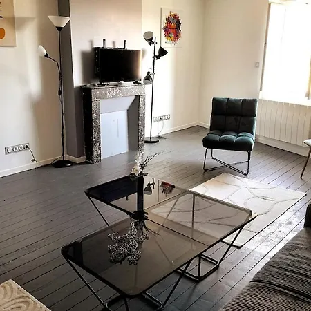 Vakantiehuis Maison Spacieuse 3 Chambres, Billard, Proche Zenith, Perignat-les-Sarlieve