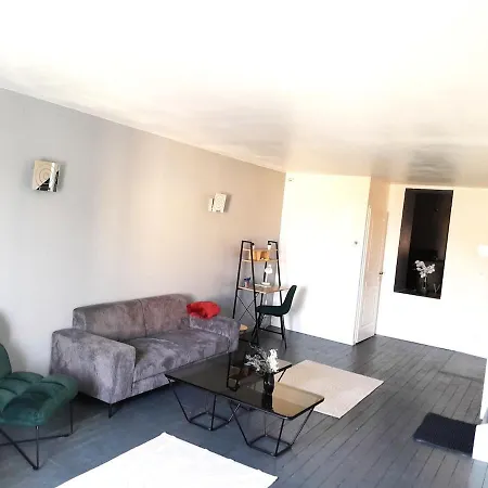 Maison Spacieuse 3 Chambres, Billard, Proche Zenith, * Perignat-les-Sarlieve