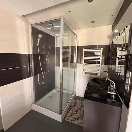 Maison Spacieuse 3 Chambres, Billard, Proche Zenith, Perignat-les-Sarlieve