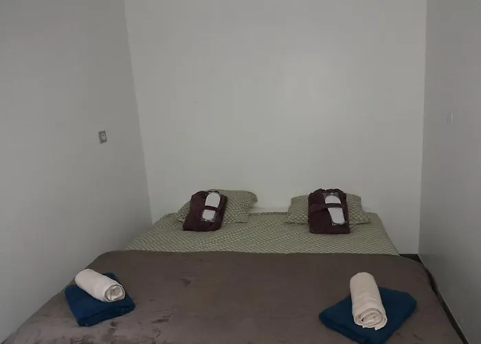 Maison Spacieuse 3 Chambres, Billard, Proche Zenith,