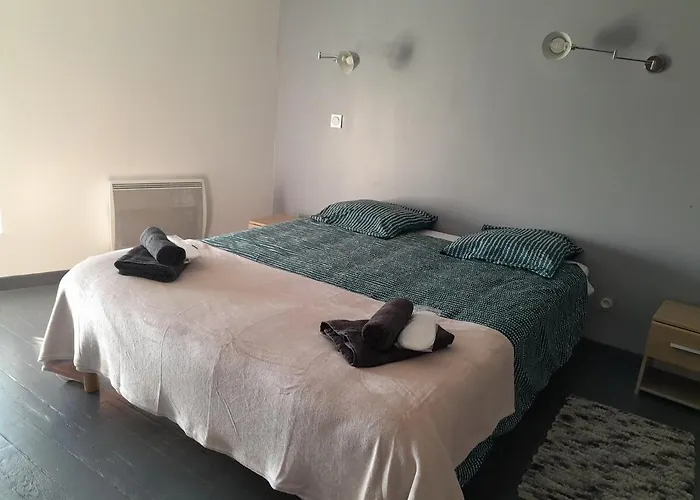 Maison Spacieuse 3 Chambres, Billard, Proche Zenith, Holiday home Perignat-les-Sarlieve